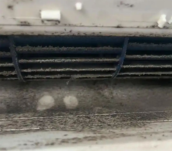 海珠空调吹的风有股烧焦味是怎么回事